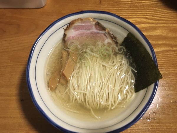 「塩らあめん　670円」@上州地鶏ラーメン 翔鶴の写真