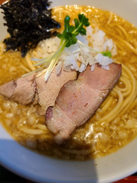 「背脂煮干しらーめん」@中華そば 蓮の華の写真