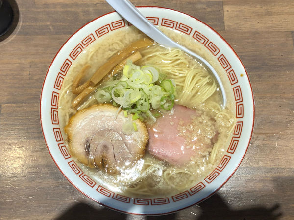 「背脂中華そば　細麺140g」@麺屋 必道の写真