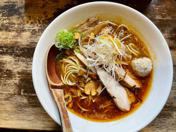 「紅ラーメン」@らーめん チキントの写真