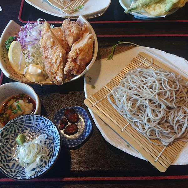 「十割山ざるそば1848円」@ものぐさ太郎 穂高城 松本インター店の写真