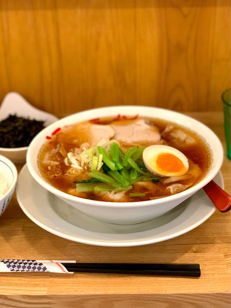 「冷やしワンタンメン」@ワンタンメンの満月 三鷹店の写真