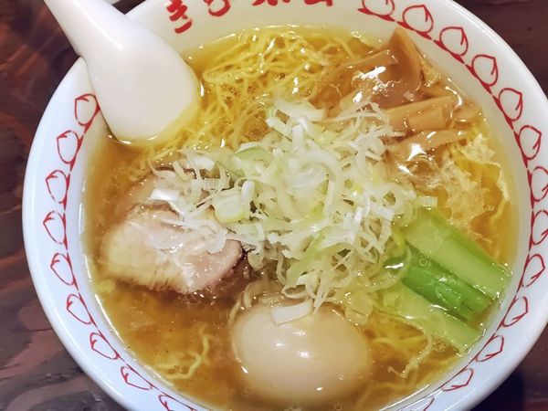 「鶏そば味玉入り」@醤油らーめん きび太郎の写真