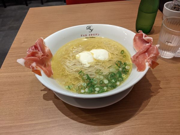 「らぁ麺生ハムフロマージュ」@ドゥエ イタリアン 市ヶ谷本店の写真