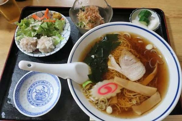 「ラーメン定食 850円」@らーめん亭 朝日山の写真