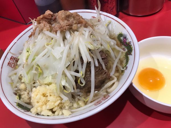 「小豚　生玉子」@ラーメン二郎 千葉店の写真