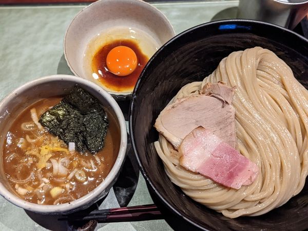 「つけ麺大盛つけたま付」@つけ麺 繁田の写真