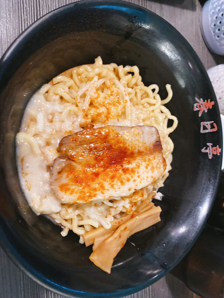 「鳥豚油そば」@油そば専門店 春日亭 秋葉原店の写真