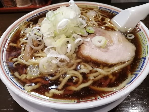 「中華そば（醤油・中太）680円＋大盛100円」@丸中華そばの写真