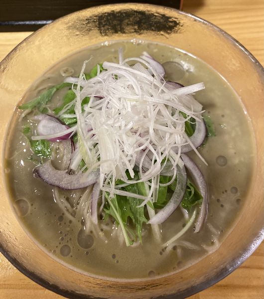 「【限定】冷やし牡蠣らーめん　９００円」@煮干らーめん 紫乱の写真