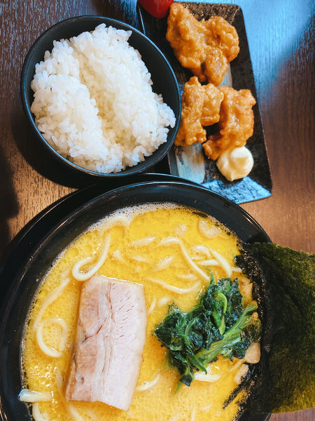 「唐揚げセット」@横浜家系ラーメン 龍馬家 大財店の写真