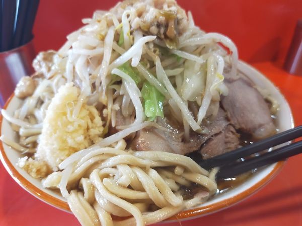 「大豚（麺固め・野菜・脂・にんにく）」@ラーメン二郎 仙川店の写真