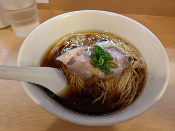 「らぁ麺800円」@らぁ麺 はやし田 新宿本店の写真