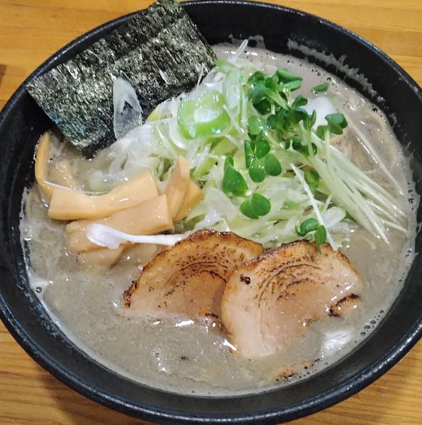 「メガ煮干しラーメン(大)」@麺屋 ひな多の写真