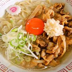 塩肉玉そば(800円)