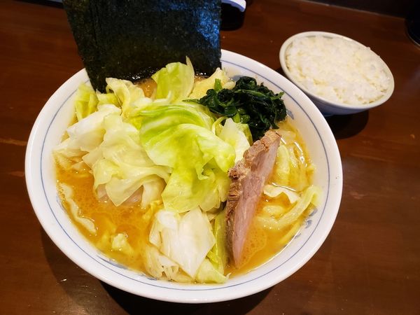 「キャベツラーメン　小ライス」@横浜家系ラーメン 中島家の写真