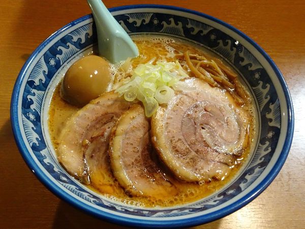 「海老味噌らーめん（850円）＋炙りチャーシュー＋味付玉子」@麺や 樽座 小宮店の写真