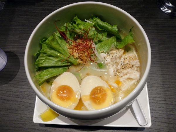 「鶏白湯塩そば 味玉 980円」@鶏白湯ラーメン 自由が丘蔭山 新宿東宝ビル店の写真