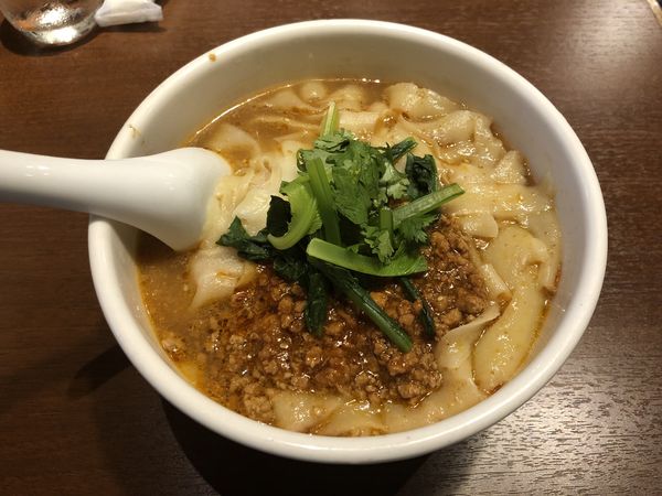 「坦々刀削麺 800円」@中国西安料理と刀削麺・火鍋 XI'AN 有楽町店の写真