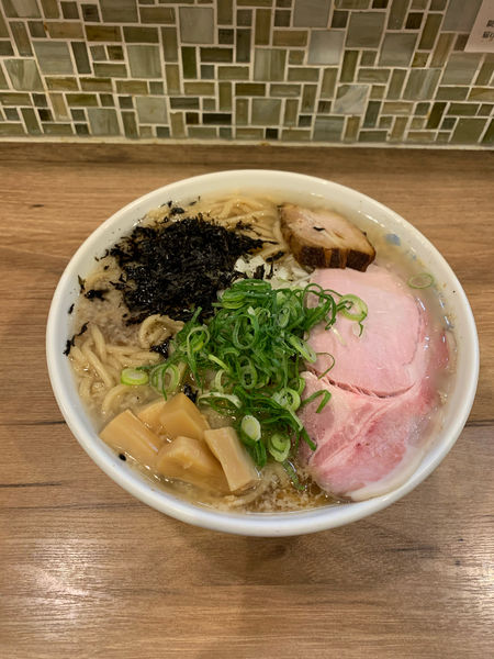 「背脂煮干そば」@はつがい商店の写真