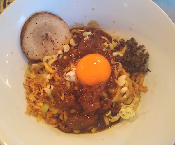 「CKM（カレーかけまぜそば）￥500＋半ライス￥100」@GURU GURU SIROHEBI NOODLEの写真