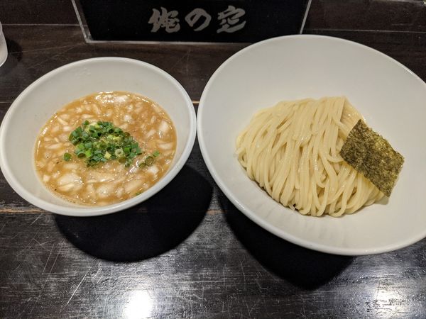 「つけ麺830円」@俺の空 新宿店の写真