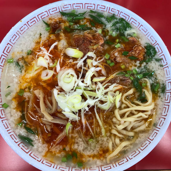 「辛口ホルモンメン600円」@ラーメンスタンド とん平食堂の写真