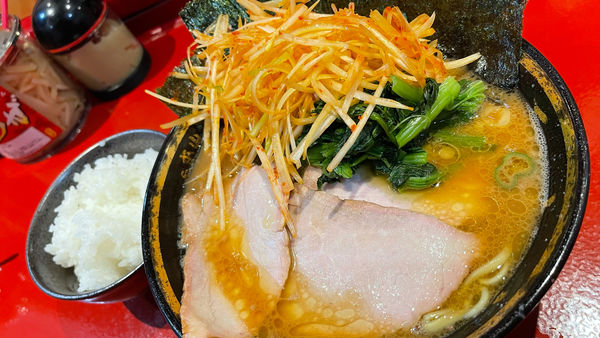 「中盛チャーシューメン、白髪ねぎ辛子あえ、のり、白米」@厚木家の写真