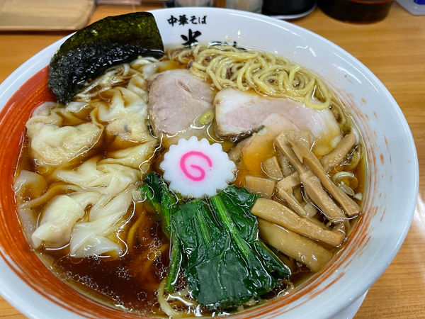 「ワンタンそば醤油950円」@中華そば 半ざわの写真