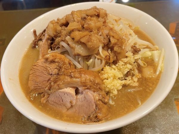 「ラーメン 150g ﾔｻｲﾆﾝﾆｸｱﾌﾞﾗ」@夢を語れ 東京赤坂店の写真