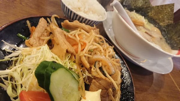 「あじとら塩らーめん」@らーめん屋 あじとら 狭山笹井店の写真