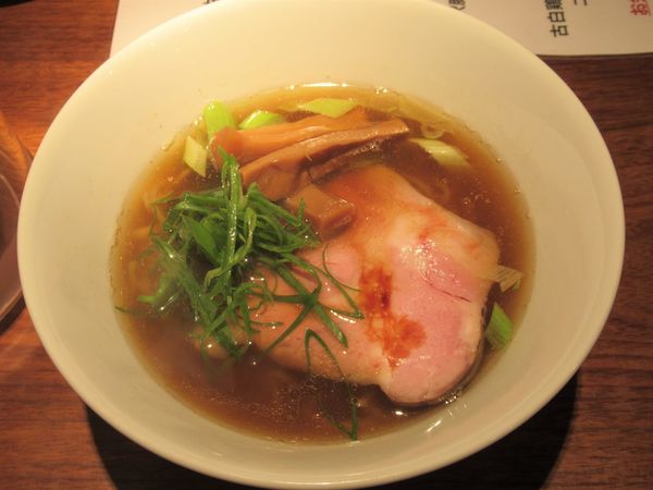 「醤油中華そば（850円）」@中華そば べぃしっくの写真