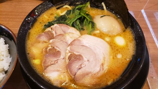 「MAXラーメン醤油 味濃いめ＋ライス」@町田商店 小岩店の写真