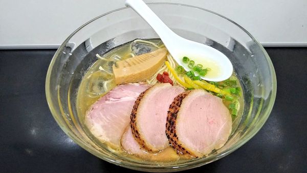 「アゴだし冷やしめん+合鴨チャーシュー」@自家製麺SHINの写真