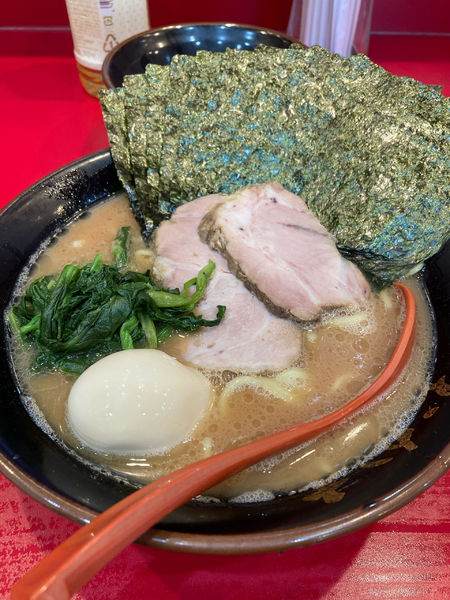 「ラーメン」@横浜ラーメン おか本の写真