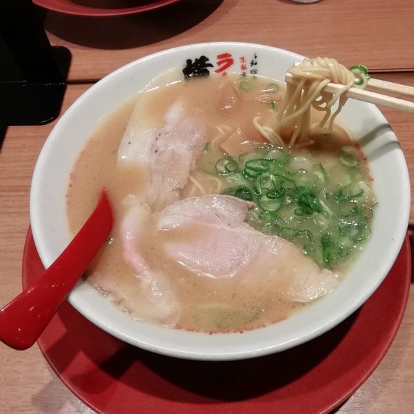 「ラーメン(600円)」@ラーメン横綱 阪急三番街店の写真