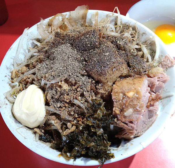 「汁なしⅡ＋生卵」@蒙麺 火の豚の写真