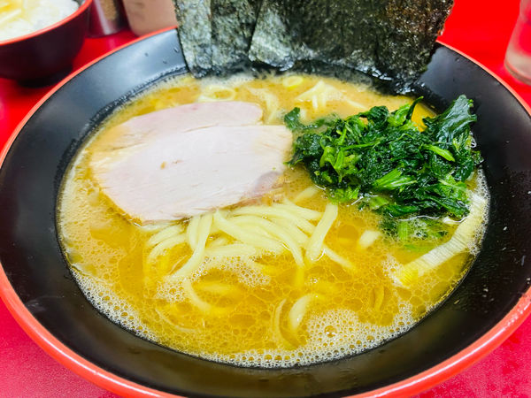 「ラーメン並700円小ライス50円」@横濱家系ラーメン 勝鬨家の写真