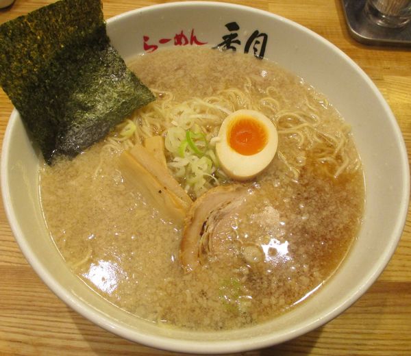 「醤油らーめん　900円」@ら〜めん香月 池尻大橋店の写真