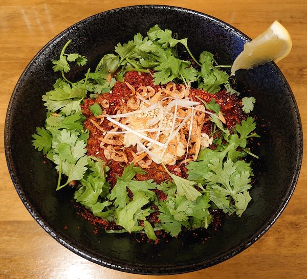 「アジアンエビ辛マゼソバ(1000円)」@辛麺サソリの写真