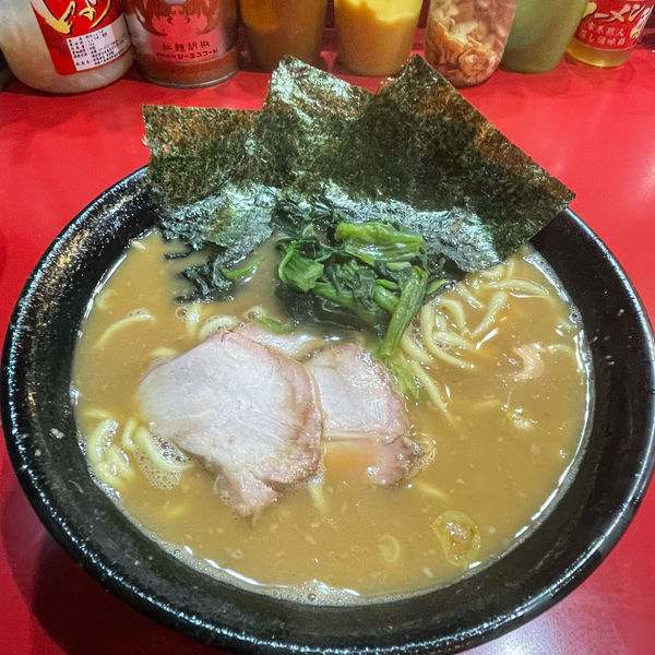 「豚骨醤油ラーメン」@家系総本山 ラーメン吉村家の写真
