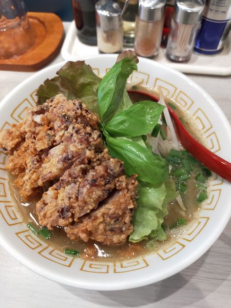 「こってり太麺しょうゆヌードル」@MENYA free styleの写真