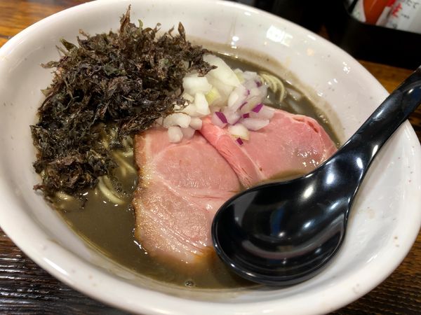 「【限定】濃厚イカ煮干しそば」@麺や 空と大地の写真