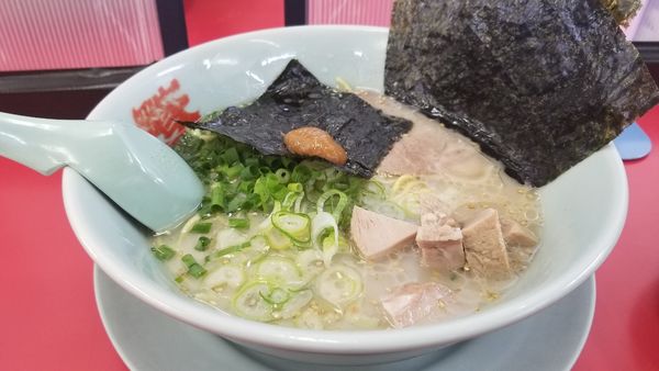 「朝ラーメン　海苔、コロチャートッピング」@山岡家 松本店の写真