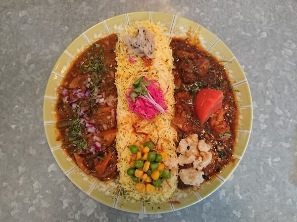 「2種あいがけカリー」@煮干結社 情熱ビリーの写真