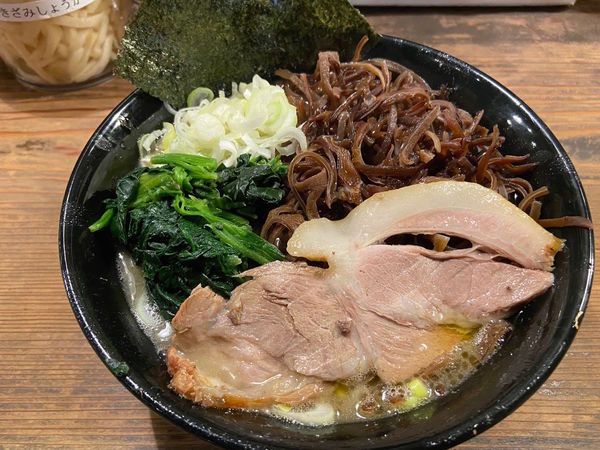 「限定ラーメン＋きくらげ：850＋70円」@家系ラーメン クックらの写真