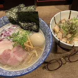 特製貝出汁中華そば（塩）＋炙りチャー丼、1000円＋200円