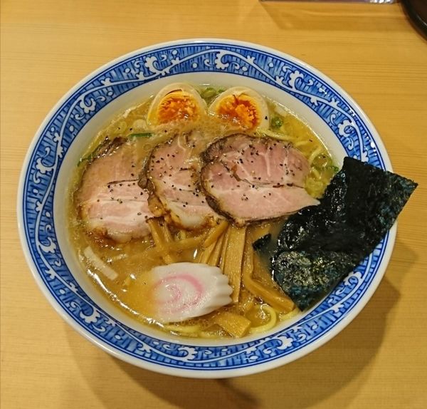 「特性中華そば」@中華そば 青葉 ららぽーと船橋店の写真