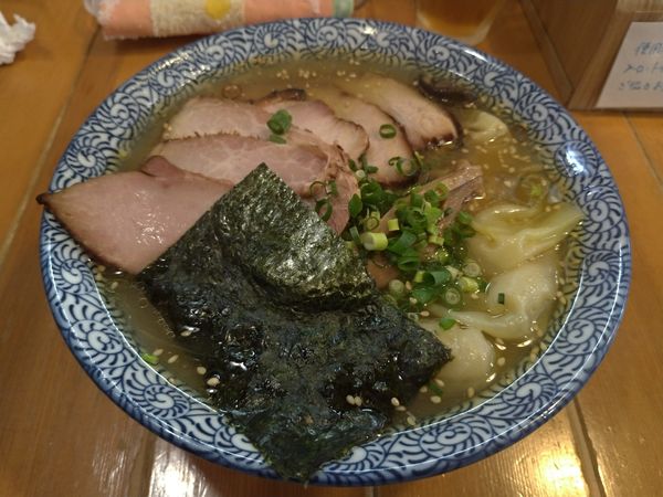 「はるゆたかちゃーしゅー・わんたんめん（正油）」@らーめん森や。の写真