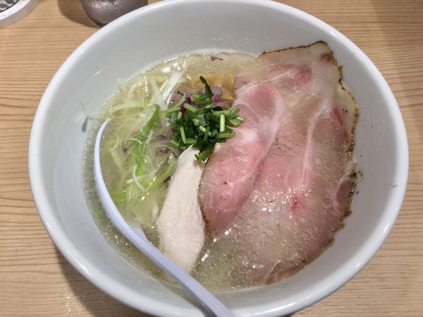 「くらむそば(塩) 950円」@貝出汁中華そば くらむの写真